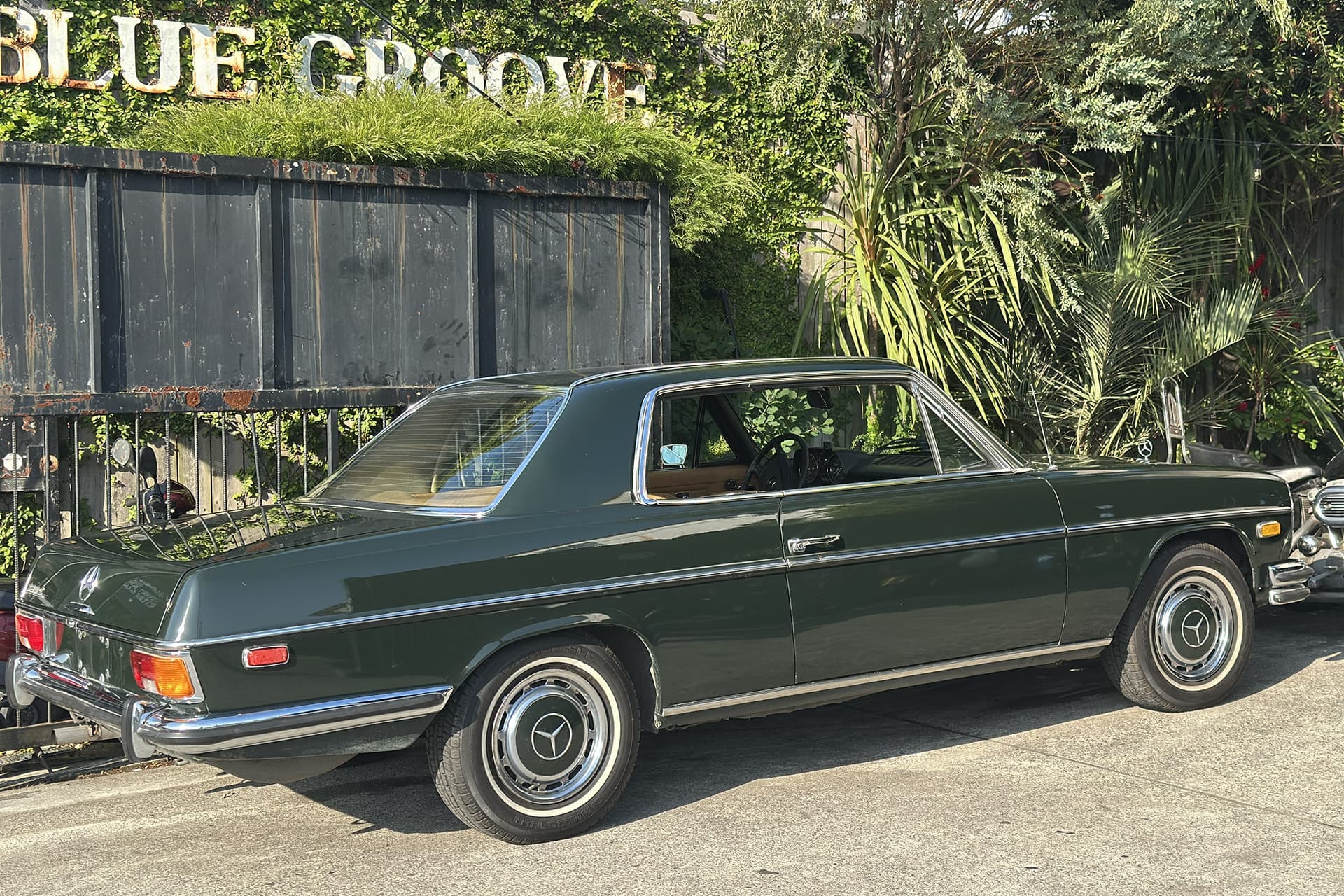 1973_mercedes-benz_w114_280c_coup_02.jpg