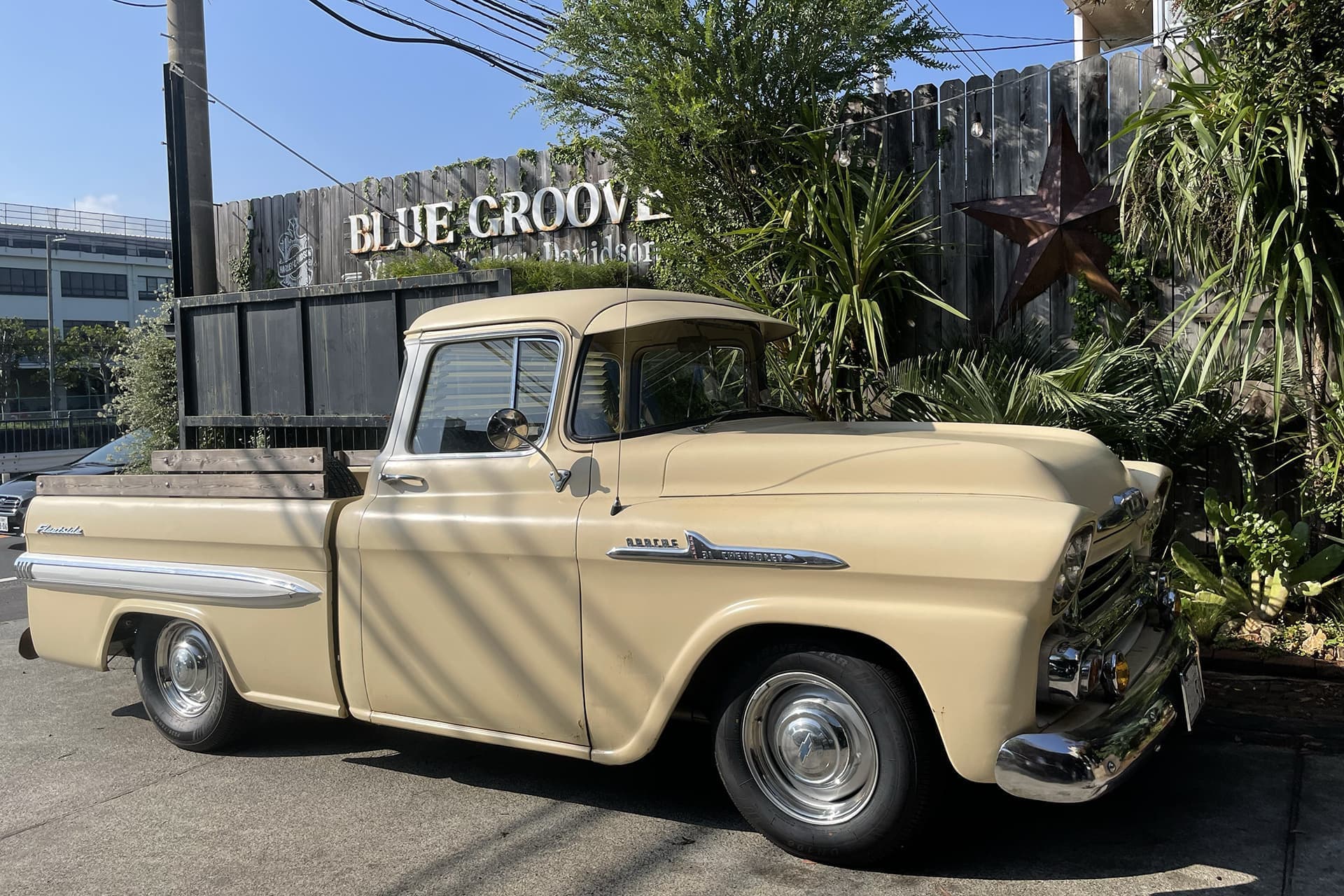 no5_1958_chevrolet_apache.jpg
